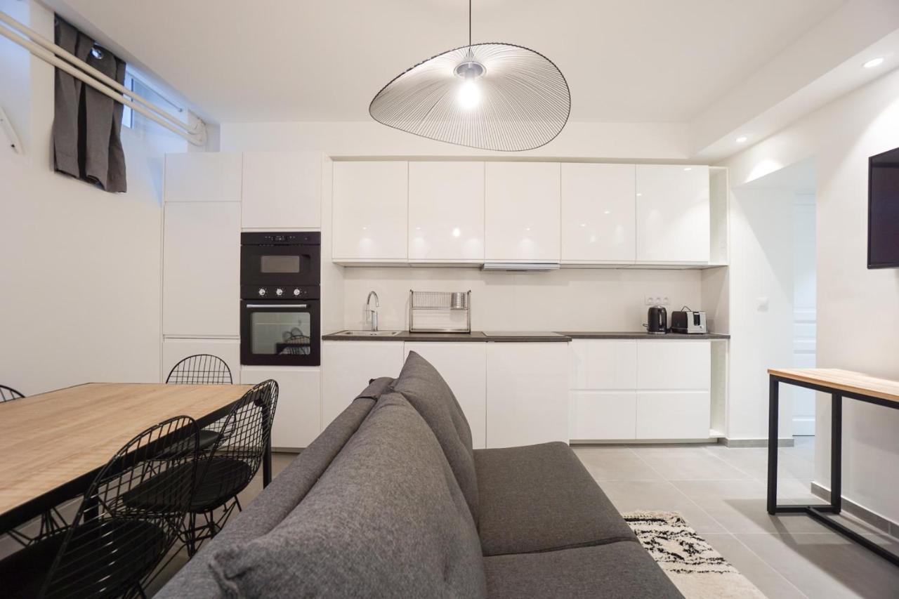 Modern Duplex Close To The Eiffel Tower